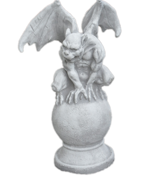Steinfigur Gargoyle auf Kugel
